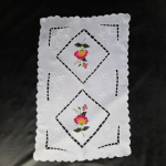 Napperon brodé - motif fleur