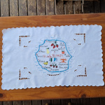 Napperon brodé - motif Île de la Réunion